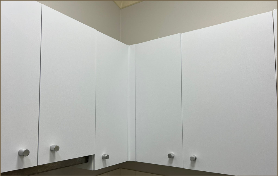 Kitchen Cupboard Repairs, Old Paint Removal, Repainting Blue Mountains 2024